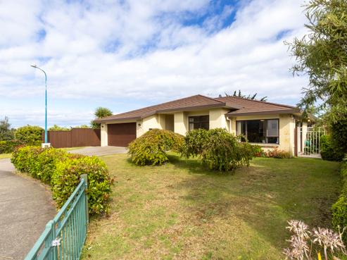 196 Milne Drive, Paraparaumu