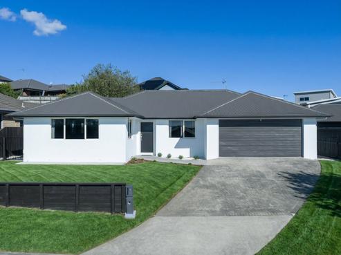 6 Raddington Way, Huntington