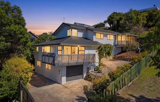 2 Seaford Place, Murrays Bay