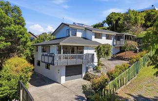 2 Seaford Place, Murrays Bay