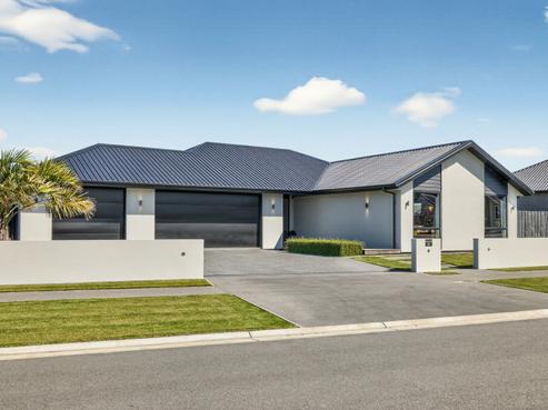 56 Carnaveron Drive, Lincoln