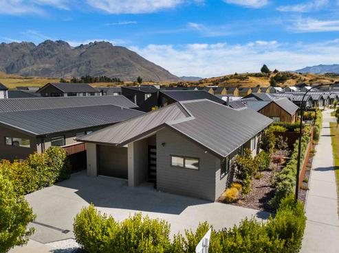 2 Collie Road, Jacks Point
