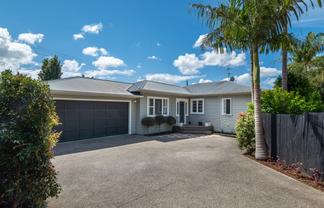 64 Lloyd Avenue, Mount Albert