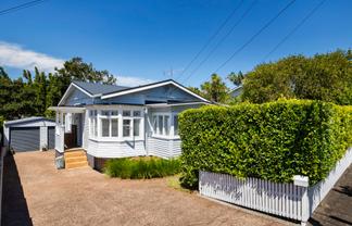 7 Thomas Avenue, Mount Albert