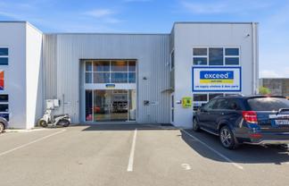 Professional office, showroom and warehouse