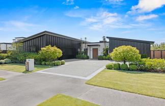 9 Farrelly Place, Casebrook