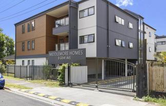 211/8 Gray Avenue, Mangere East