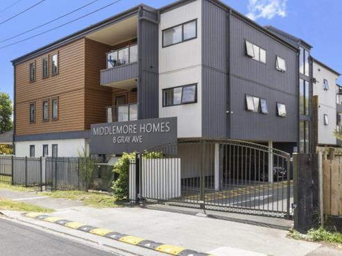 211/8 Gray Avenue, Mangere East