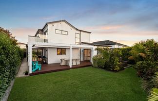 5 Headsail Drive, Long Bay