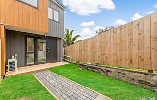 6/300 Great North Road, Henderson