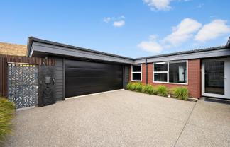 88 Cedarwood Street, Woodridge