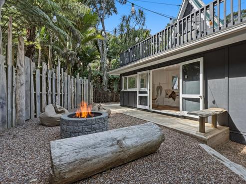 19 Crescent Road East, Ostend