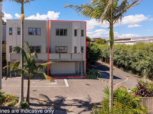 1/21 Hunters Park Drive, Three Kings
