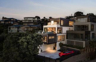 52 Beach Road, Castor Bay