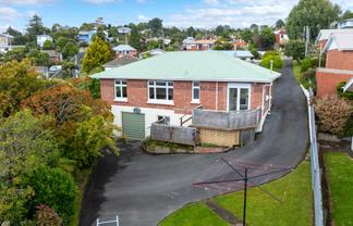 33A Glen Road, Mornington