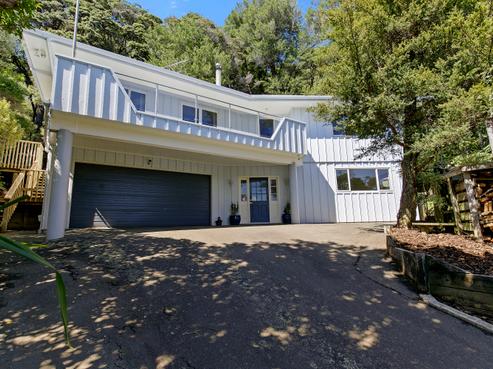 233A Whites Line East, Waiwhetu