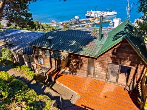 2/60 Barnard Street, Wadestown