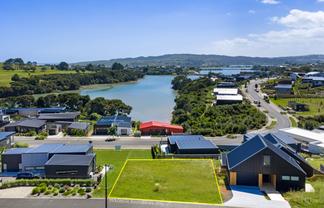 9 Maataitai Road, Raglan