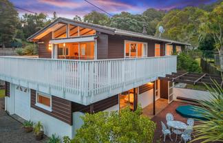 211 Woodlands Park Road, Titirangi