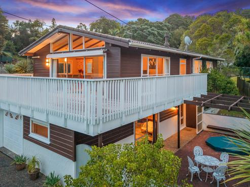 211 Woodlands Park Road, Titirangi