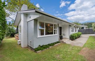 27 Kingswood Road, Brookfield