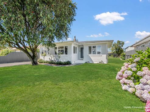 14 Trinity Crescent, Pirimai