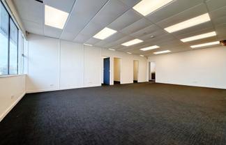 Refurbished Manukau Office | 154 m2