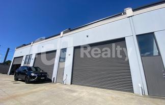 IMMACULATE LIVE/WORK UNIT IN THE WEST - SOLE AGENT