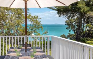 12 Esslin Road, Surfdale