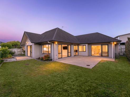 75 Colonial Drive, Silverdale