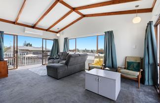 2/110 Hillside Road, Papatoetoe