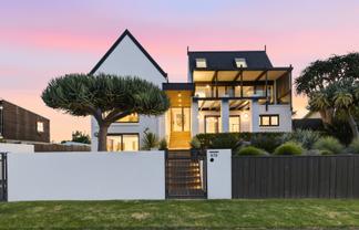 670 Papamoa Beach Road, Papamoa Beach