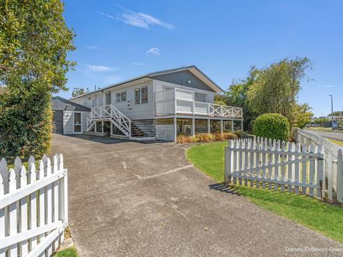 18 Riverside Drive, Waiuku