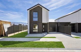 8 Woods Crescent, Cromwell