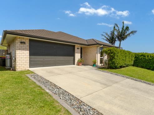 208 Ballintoy Park Drive, Welcome Bay