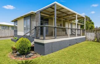 9 Paramount Parade, Tikipunga