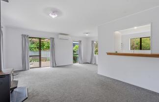 21E View Road, Hikurangi