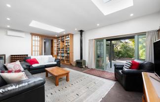 5 Indira Place, Khandallah