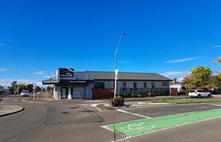 Home with Business Premises-Profile Corner Location