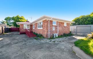 2/11 Don Street, Papakura