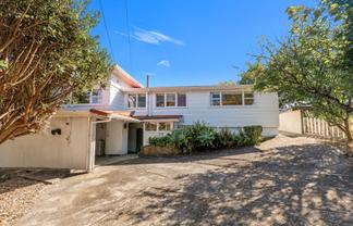 21 St Leonards Road, Kelston
