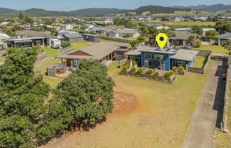 113 Sands Crescent, Matarangi