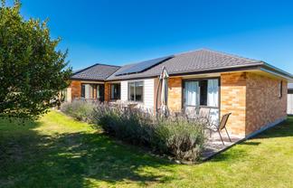17 Eric Batchelor Place, WAIMATE