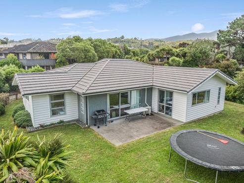 28 Sunstone Crescent, Brown Owl