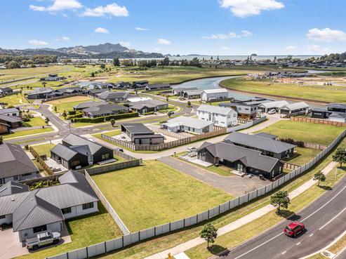 2 Norma Way, Whitianga