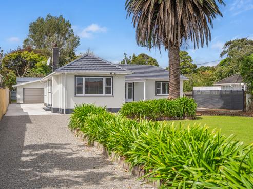 12 Domain Road, Otaki