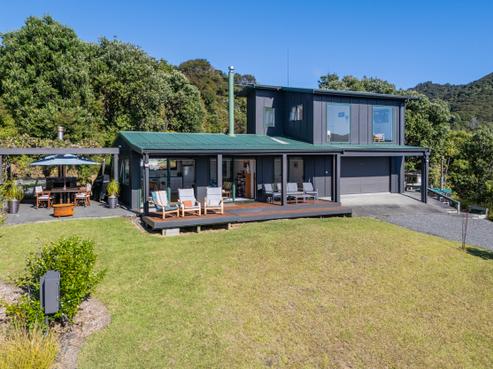 100 Kaipapaka Row, Whangapoua