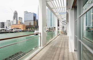 PREMIUM PRINCES WHALF 262M² OFFICE