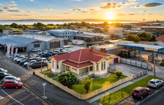 207 Richmond Street, Thames