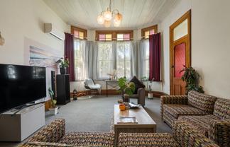207 Richmond Street, Thames
